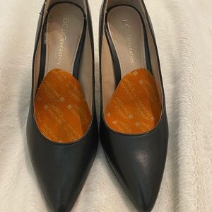 Bcbgeneration black pointy toed heels